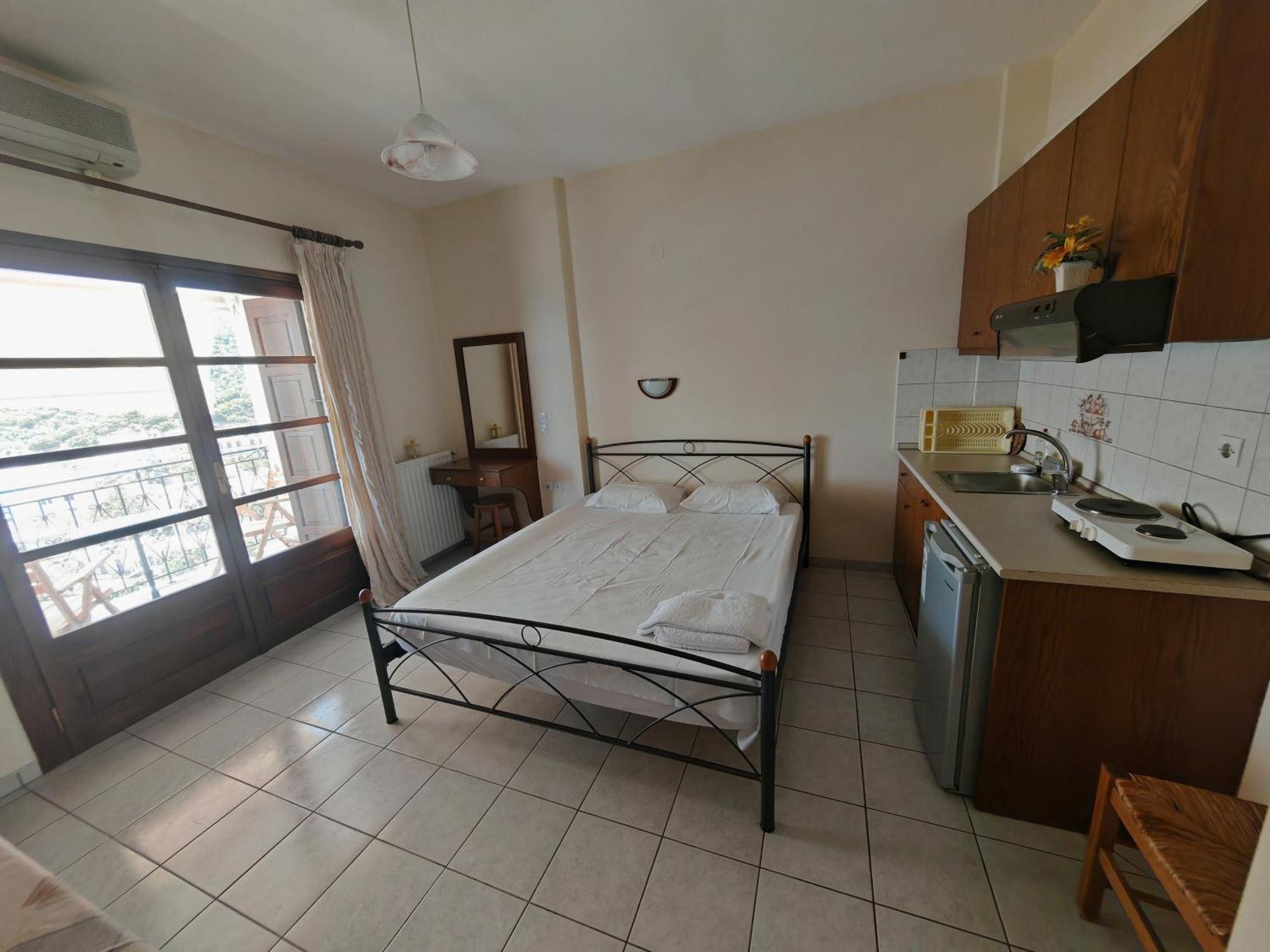 Platanias Hillside Apartment Room photo